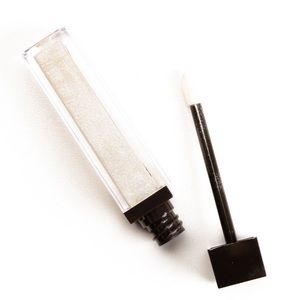 Jouer lip topper in Frost Bite